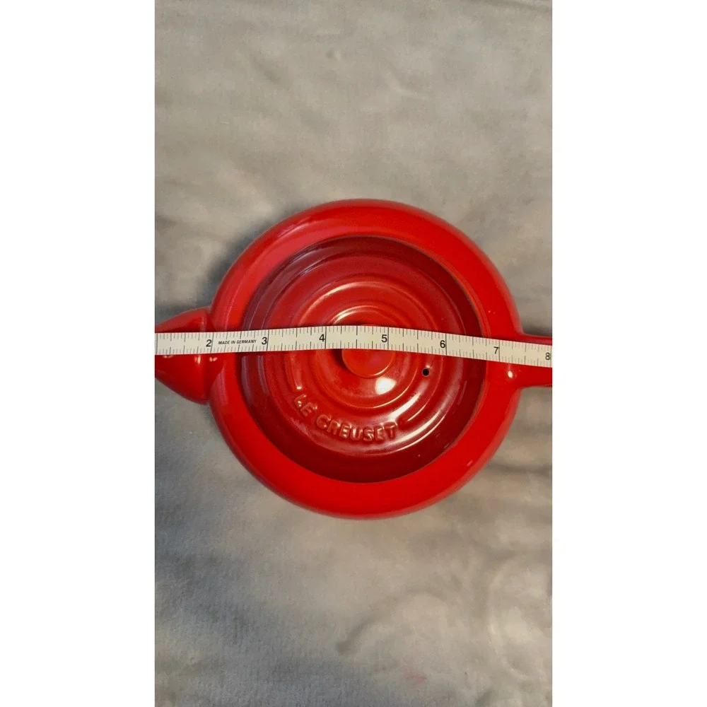 Le Creuset Cerise Red Stoneware Short Round Teapot 22 oz Unused No Infuser